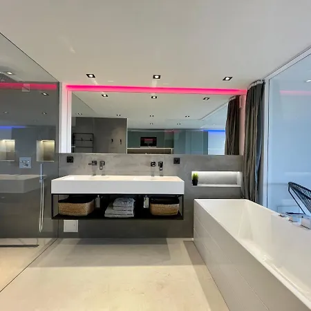 Neuf Climatise - Vue Saint-tropez - 50m Et Port - Piscine *